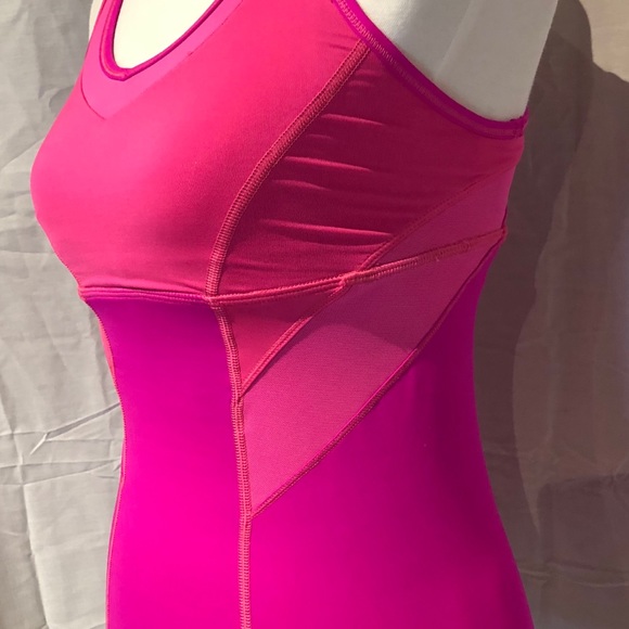 Lululemon top. Size 4. - Picture 5 of 7